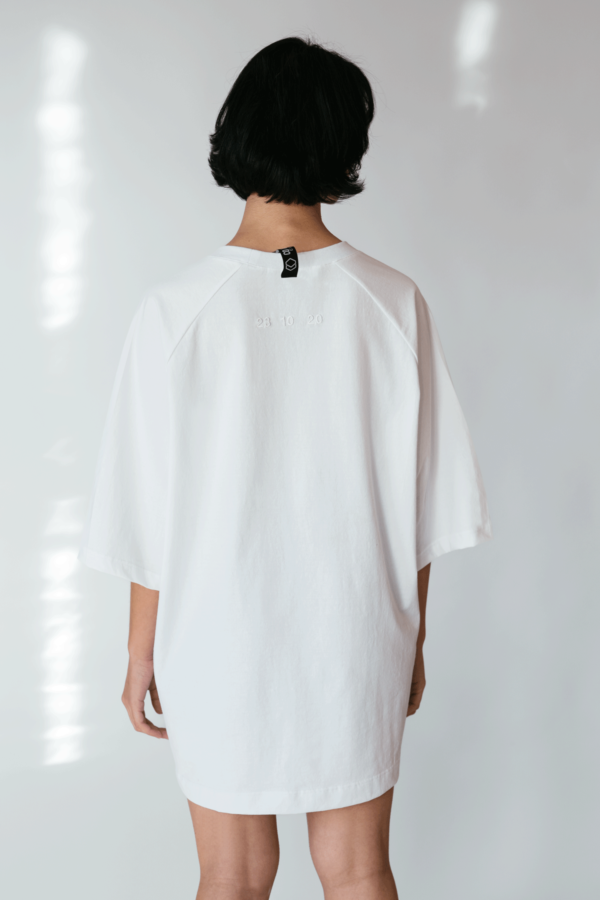 231020-White-Oversized-T-Shirt-with-Back-stitched-letters